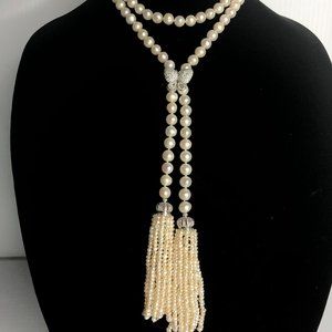 Freshwater Cultured pearl necklace with decorative